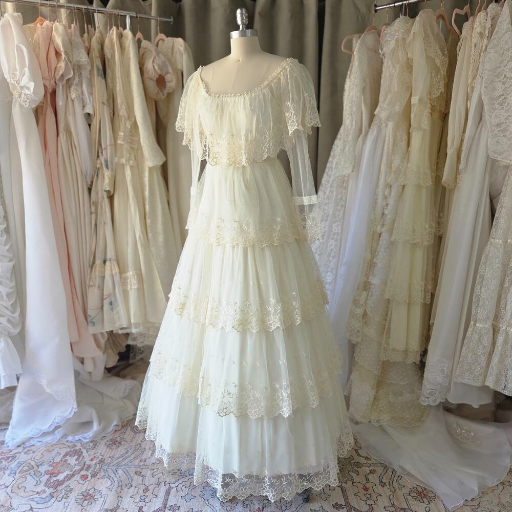 Gunne Sax Lace Wedding Dress Size XS S 7 Ivory Tiered Lace Off the Shoulder VTG
